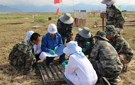 扎根戈壁深處的“紅柳”——記東華理工大學(xué)核資源與環(huán)境工程技術(shù)中心教授周義朋