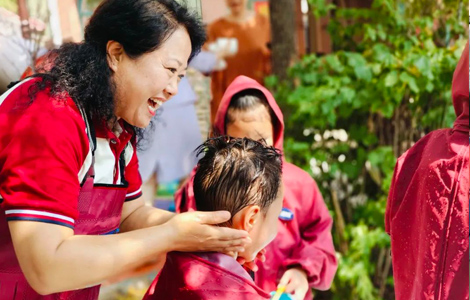 山西省太原市萬柏林區(qū)興華學前教育集團總園長、教師 安慧霞