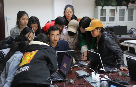 西藏職業(yè)技術學院副教授 張艾平