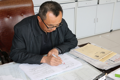 守護(hù)鄉(xiāng)村孩子的“紅柳”