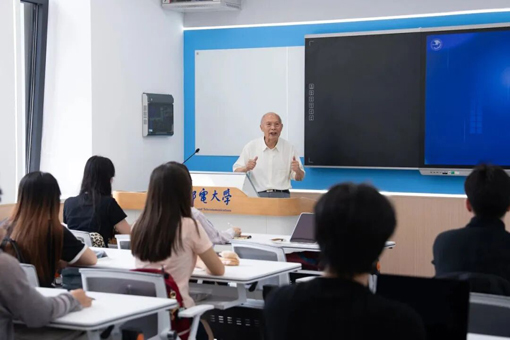 耄耋之年，他依然堅(jiān)守信息科學(xué)最前沿