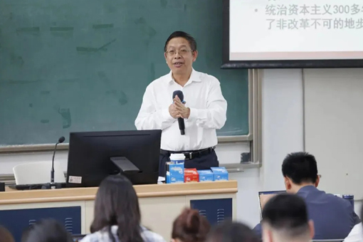 思政課如何讓學(xué)生愛(ài)聽(tīng)？這位“高能量”老師有答案