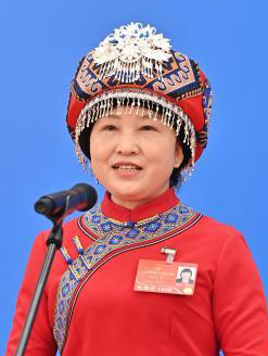 劉發(fā)英代表：讓山里的孩子能有更多出彩的機(jī)會