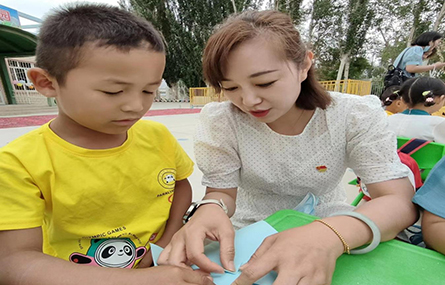 用愛(ài)澆灌 情系幼教——記新疆生產(chǎn)建設(shè)兵團(tuán)第二師鐵門關(guān)市第一幼兒園教師孫怡